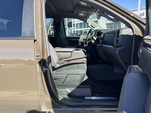 Used 2024 Chevrolet Silverado 1500 LT image 32