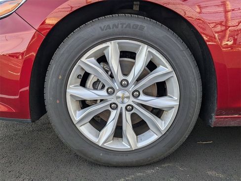 Used 2024 Chevrolet Malibu LT image 11