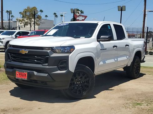 Used 2026 Chevrolet Colorado W/T w/ WT Custom Package AWD/4WD image 2