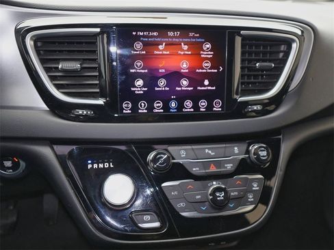 Used 2019 Chrysler Pacifica Touring-L Plus w/ S Appearance Package image 22