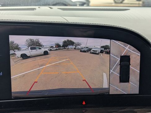 Used 2021 Cadillac Escalade ESV Premium Luxury Platinum image 13