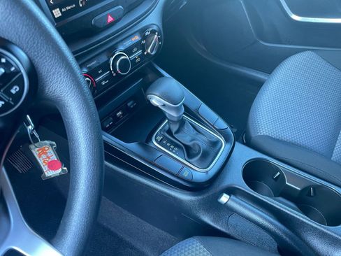 Used 2025 Kia Soul LX w/ LX Technology Package image 41