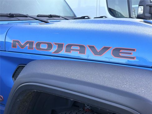 Used 2023 Jeep Gladiator Mojave w/ Cold Weather Group AWD/4WD image 5