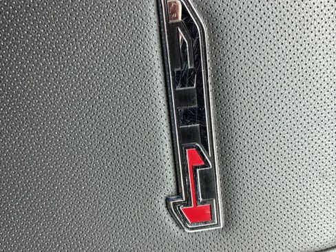 Used 2024 GMC Sierra 2500 AT4 w/ Technology Package image 17