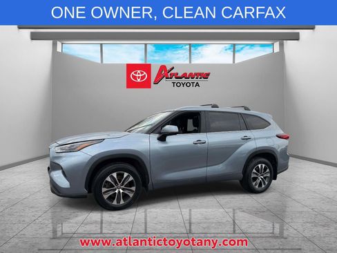 Used 2023 Toyota Highlander XLE AWD/4WD image 4
