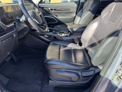 Certified 2024 Kia Telluride LX image 15