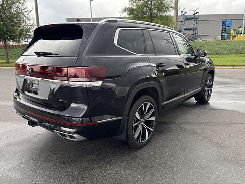 Used 2024 Volkswagen Atlas SEL Premium R-Line AWD/4WD image 9