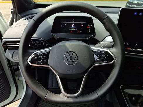 Certified 2024 Volkswagen ID.4 Pro AWD/4WD image 18