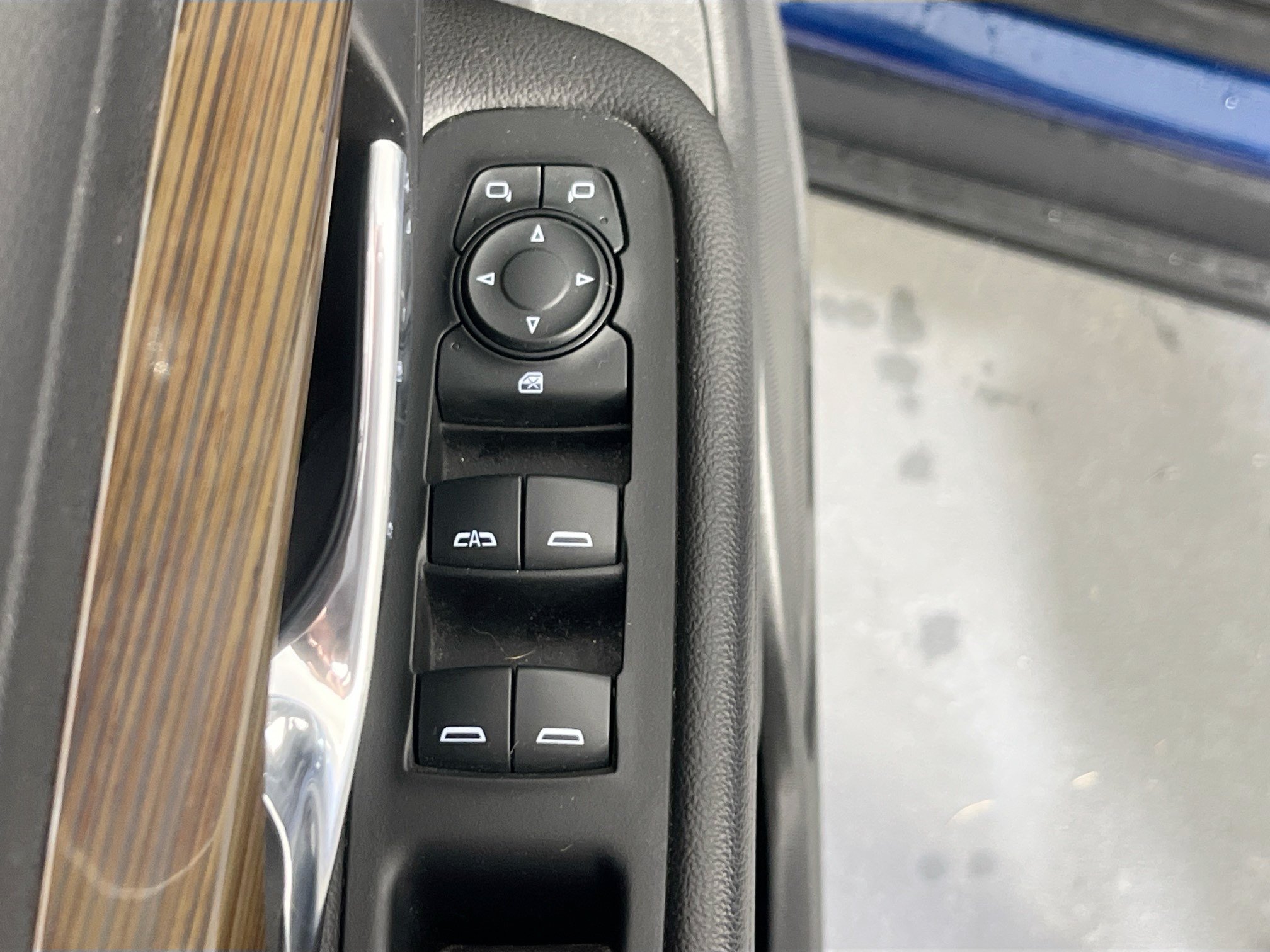 Used 2020 GMC Terrain SLE FWD image 17