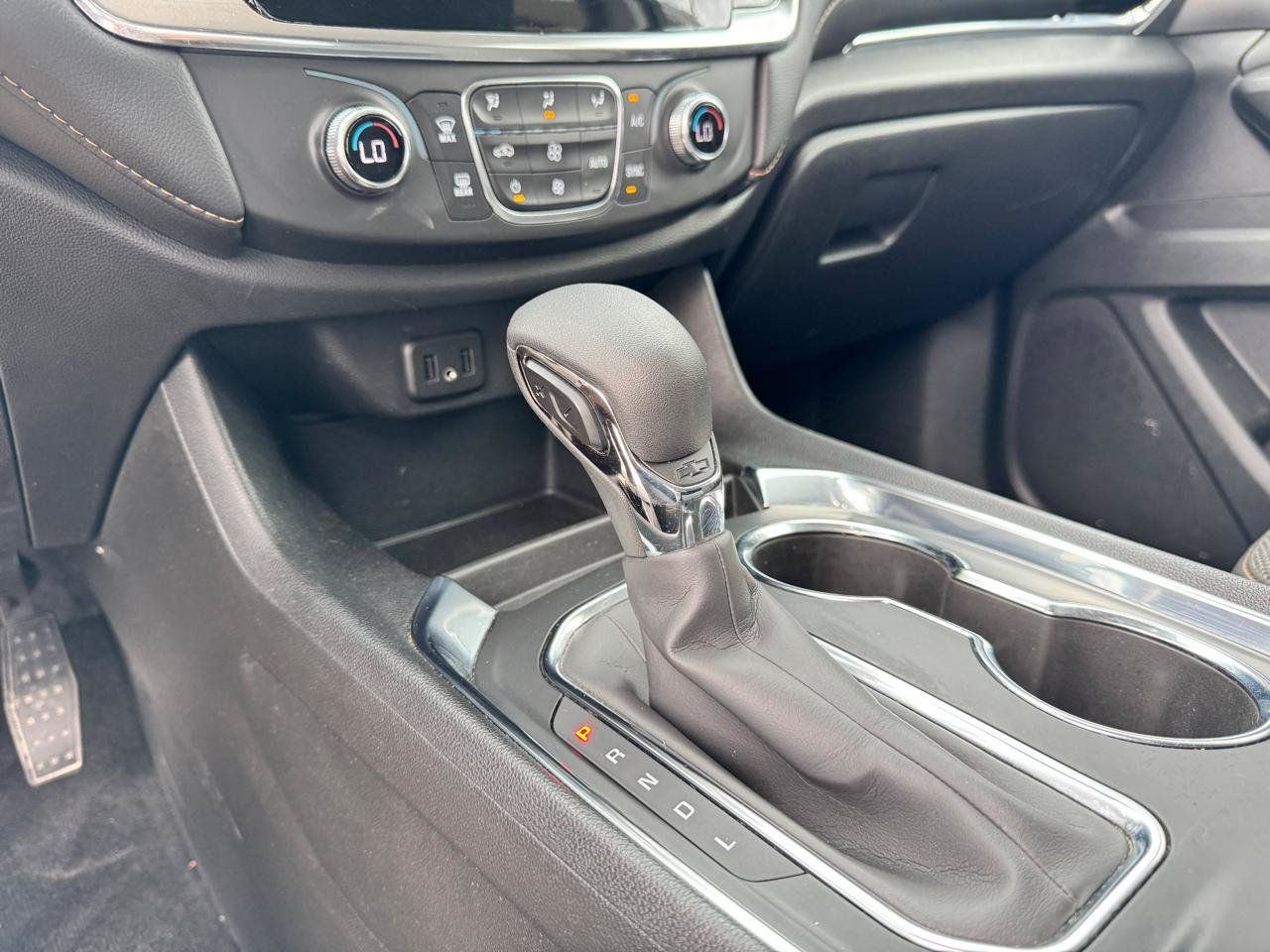 Used 2021 Chevrolet Traverse LS FWD image 26