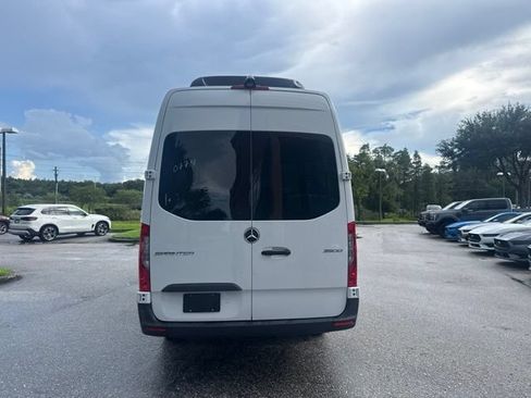 Used 2025 Mercedes-Benz Sprinter 2500 image 5