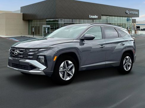 Used 2025 Hyundai Tucson SEL image 2