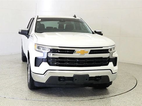 Used 2023 Chevrolet Silverado 1500 LT AWD/4WD image 2