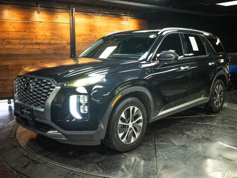 Used 2020 Hyundai Palisade SEL FWD image 2
