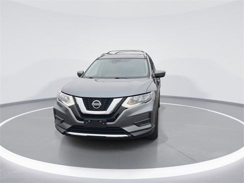 Used 2019 Nissan Rogue SV w/ Premium Package image 3
