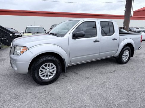 Used 2019 Nissan Frontier SV w/ Value Truck Package RWD image 3