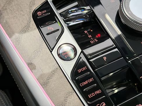Certified 2025 BMW X7 M60i AWD/4WD image 26
