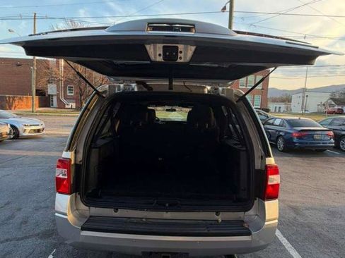 Used 2017 Ford Expedition EL XLT image 28