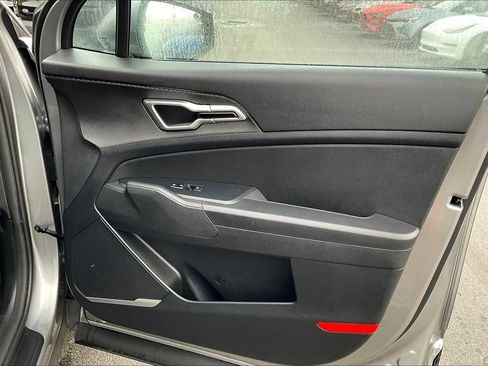 Used 2023 Kia Sportage LX image 23