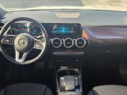 Used 2021 Mercedes-Benz GLA 250 4MATIC w/ Premium Package image 24