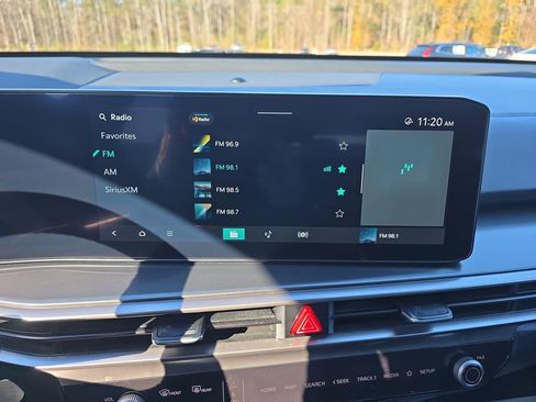 Used 2024 Kia Sorento S image 26