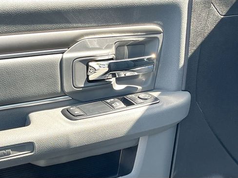 Used 2014 RAM 1500 Express RWD image 16
