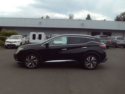 Used 2018 Nissan Murano Platinum w/ Cargo Package AWD/4WD image 2