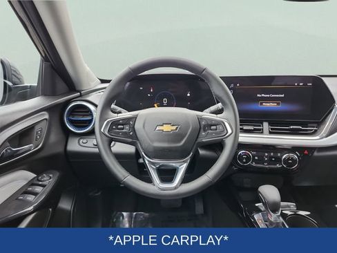 Certified 2025 Chevrolet Trax LT w/ LT Convenience Package image 9