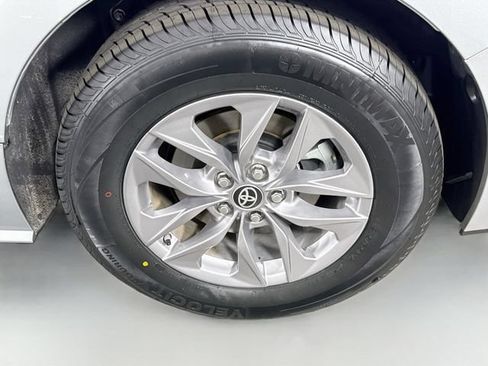Certified 2024 Toyota Sienna XLE FWD image 34