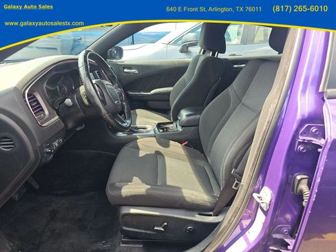 Used 2016 Dodge Charger SXT w/ Blacktop Package RWD image 9