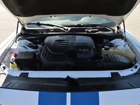 Used 2018 Dodge Challenger SXT image 15