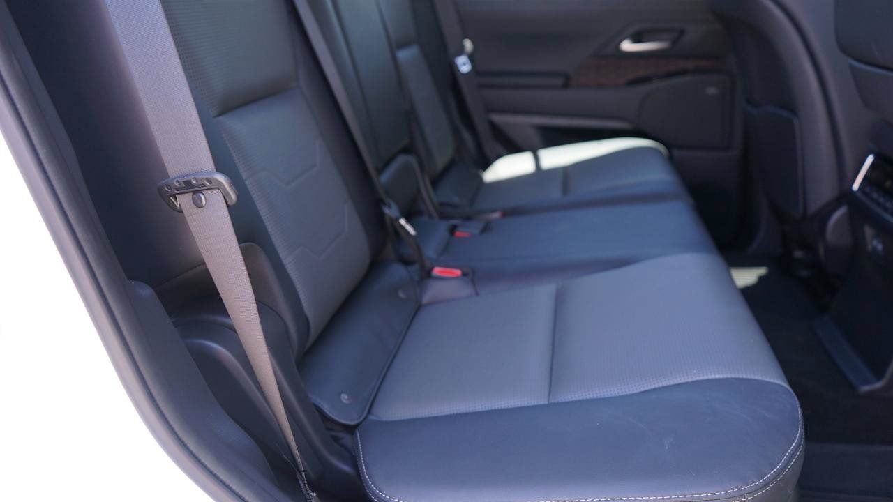 Used 2024 Lexus GX 550 w/ Cold Area Package AWD/4WD image 25