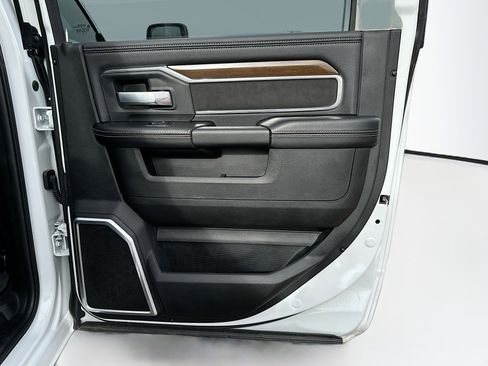 Used 2024 RAM 2500 Laramie image 31