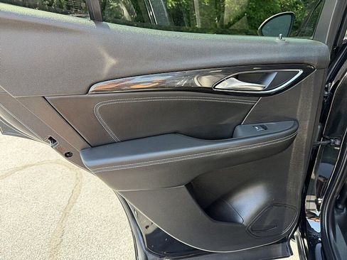 Used 2023 Buick Envision Preferred FWD image 28