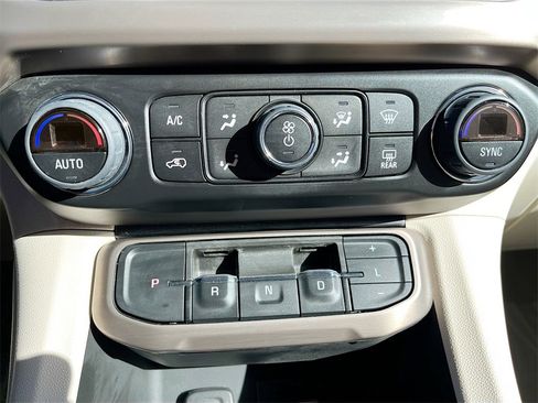 Used 2023 GMC Acadia Denali w/ Denali Ultimate Package image 16