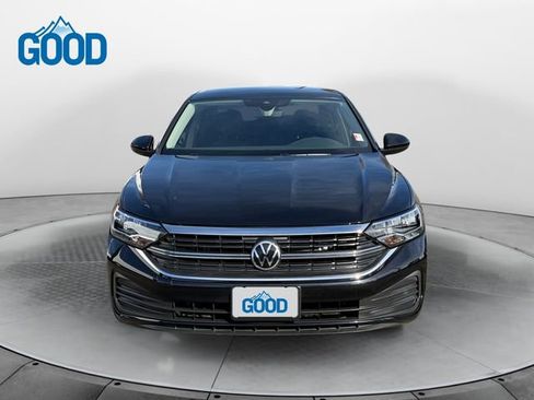 Used 2022 Volkswagen Jetta SE image 8