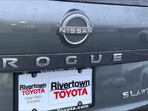 Used 2023 Nissan Rogue SL w/ SL Premium Package image 30