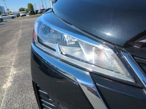 Certified 2021 Nissan Kicks SV image 11