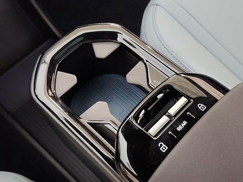 New 2026 Volvo EX30 Ultra w/ Protection Package Premier image 18