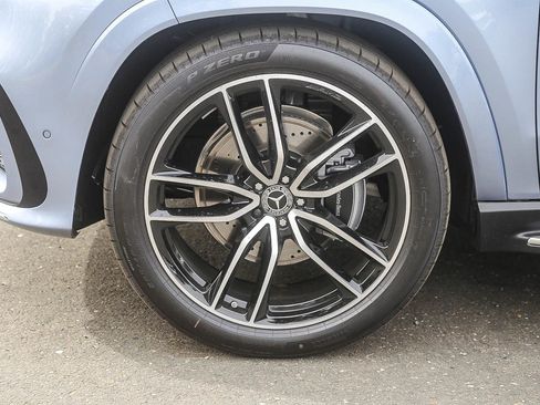New 2026 Mercedes-Benz GLS 580 4MATIC image 9