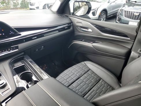 Certified 2024 Cadillac Escalade V w/ LPO, ONYX Package image 18