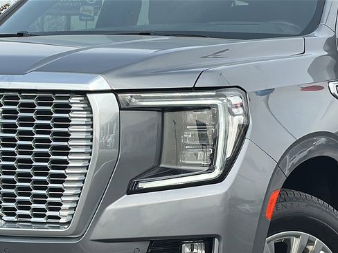 Used 2021 GMC Yukon Denali w/ LPO, Illumination Package image 4