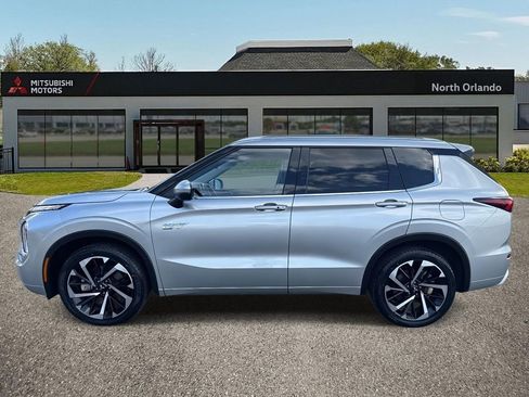 Used 2025 Mitsubishi Outlander SEL image 6