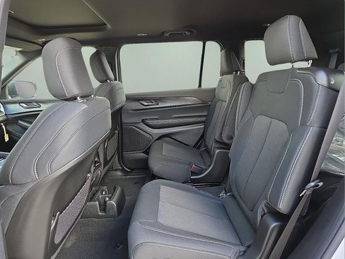 New 2025 Jeep Grand Cherokee L Laredo w/ Luxury Tech Group I image 11