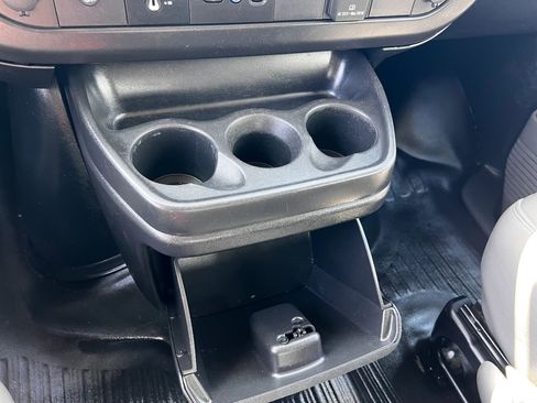 Used 2022 Chevrolet Express 2500 w/ Driver Convenience Package image 16