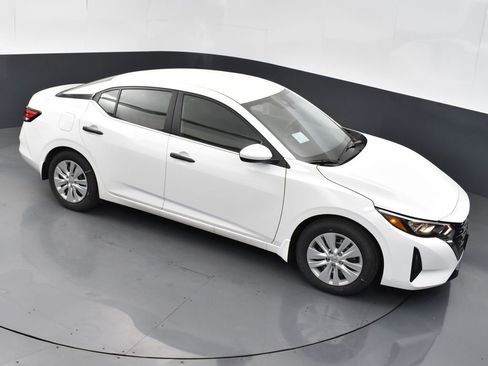 Used 2025 Nissan Sentra S image 42