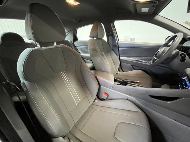 Used 2024 Hyundai Elantra SEL FWD image 9