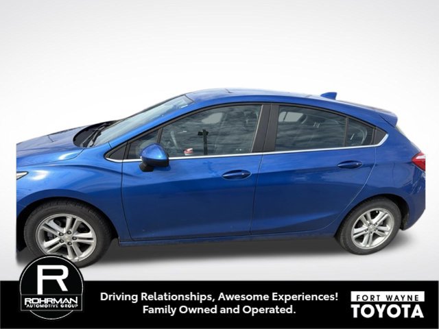 Used 2017 Chevrolet Cruze LT w/ Convenience Package FWD image 4