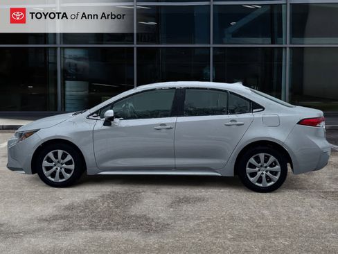Certified 2025 Toyota Corolla LE image 9