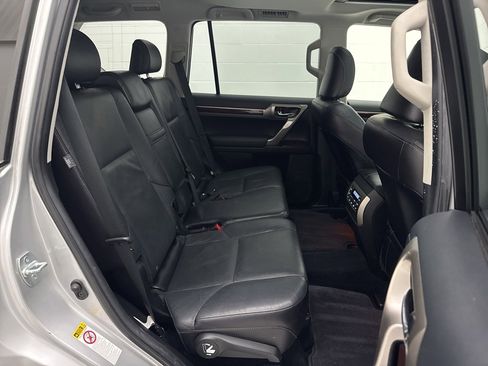 Used 2016 Lexus GX 460 image 46